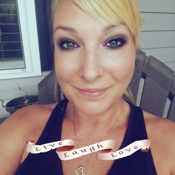 Meet your Posher, Karla - Picture 1 of 1